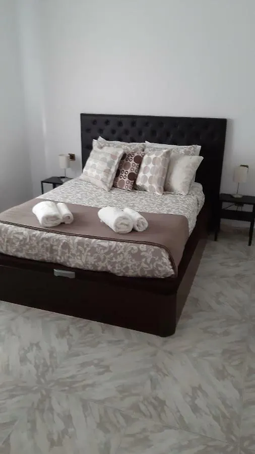 Spacious Apartment In Villa Noelia Benalmadena With Private Pool, Garden & Parking