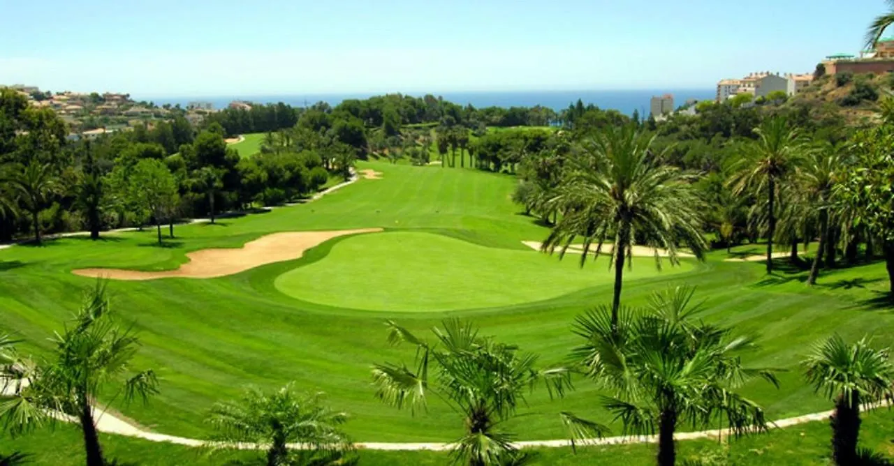 Spacious Apartment In Villa Noelia Benalmadena With Private Pool, Garden & Parking 0*,